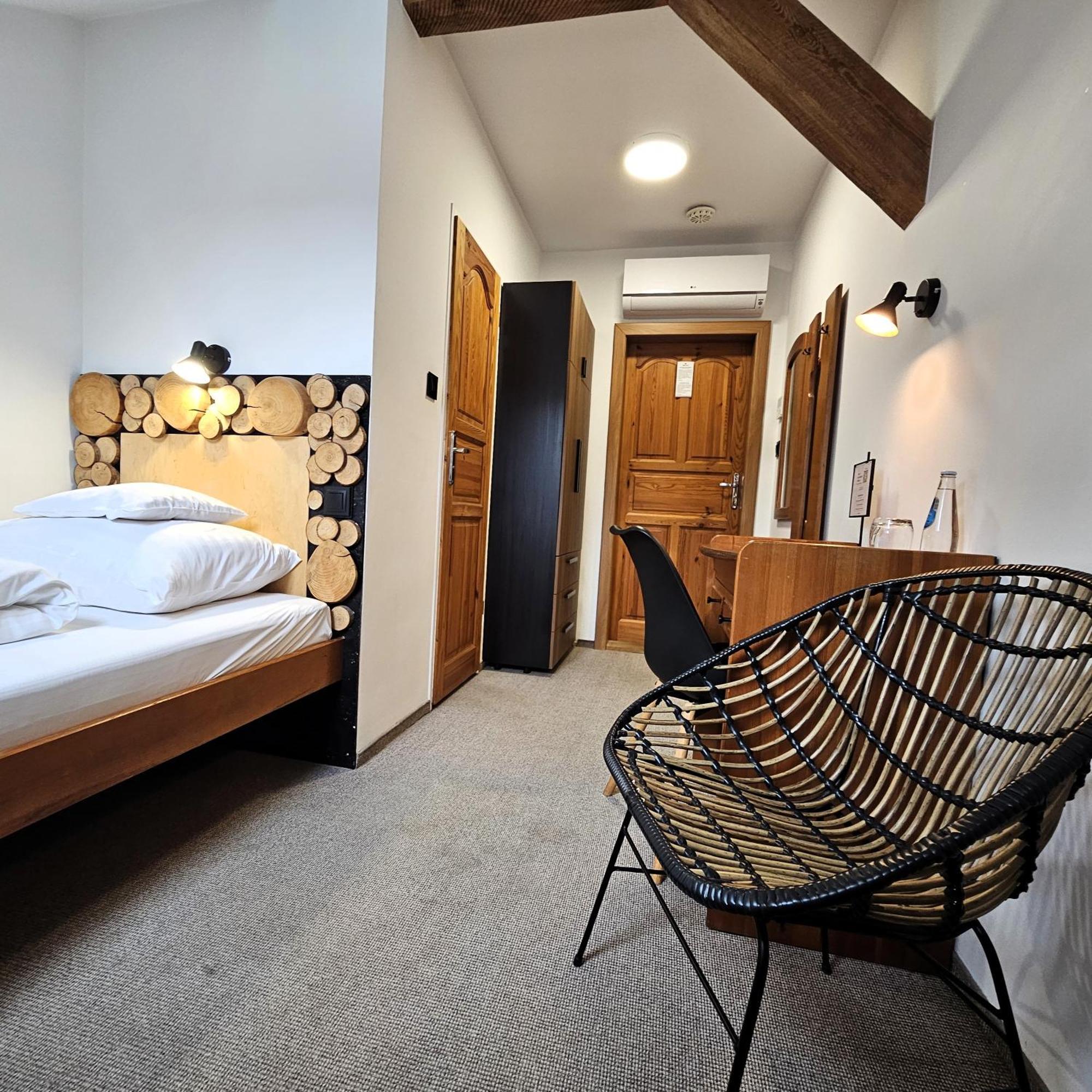 Hotel Protea Boleslawiec Boleslawiec  Extérieur photo