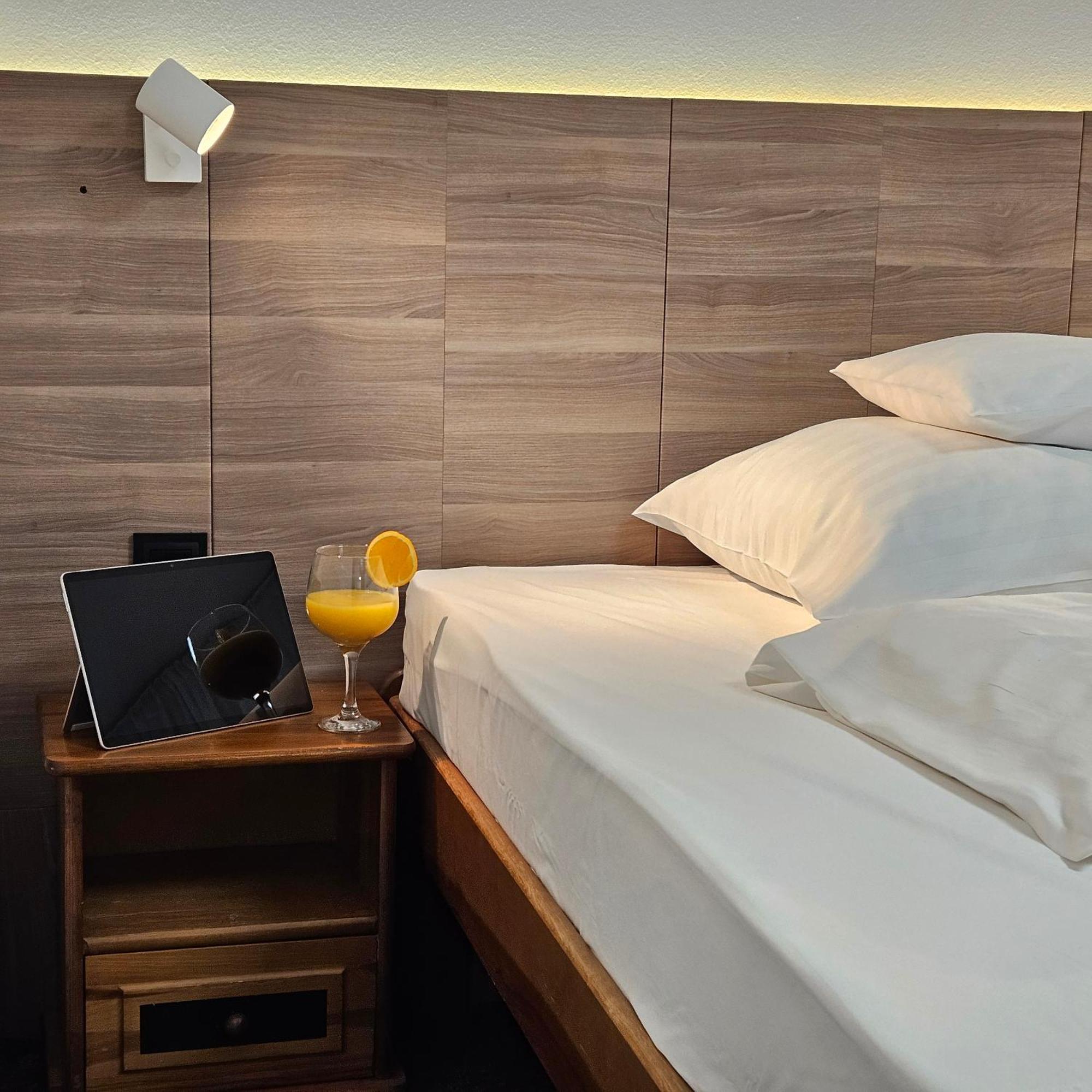 Hotel Protea Boleslawiec Boleslawiec  Extérieur photo